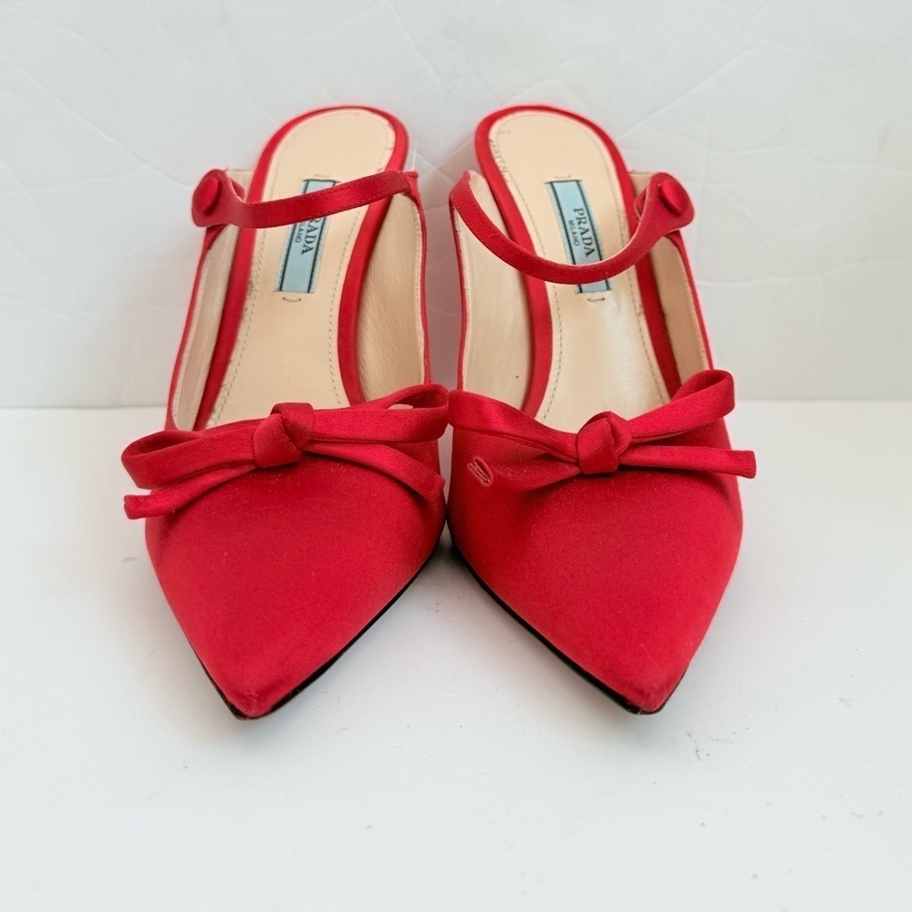 Prada Red Satin Patent Sculpted Bow Wedge heel Mary Jane pumps EU 37 - Picture 3 of 11